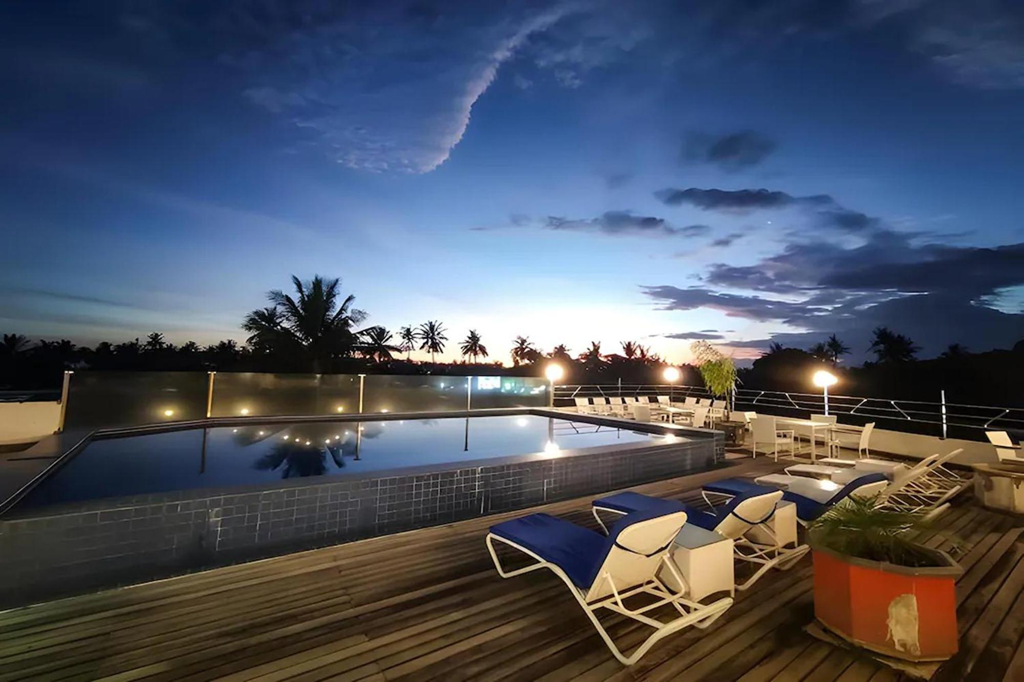 Taman Unique Hotel Senggigi Exterior photo