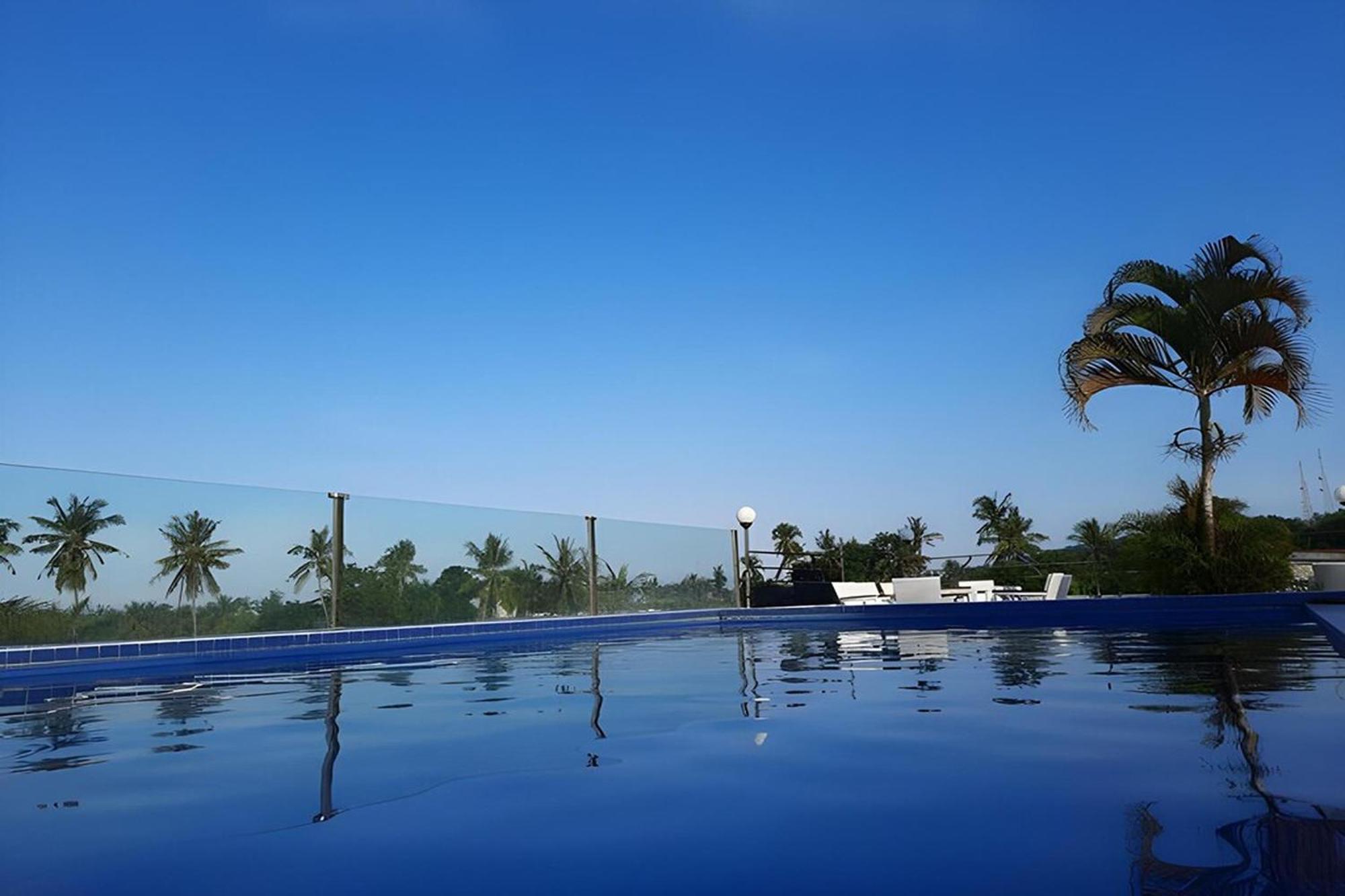 Taman Unique Hotel Senggigi Exterior photo